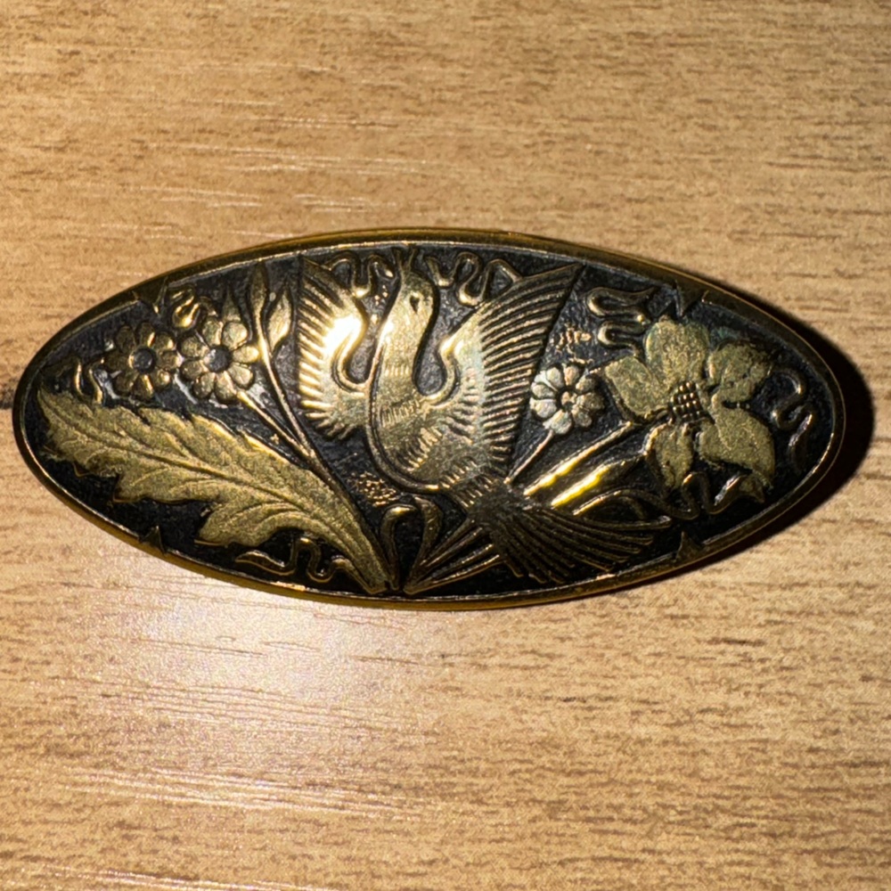 Damascene Flying Bird Leaf Vines Flower Oval Fashion Brooch Lapel Pin‎